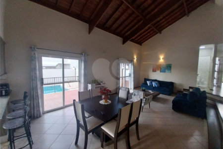 Casa Térrea Disponível para Locação e Venda no Condomínio Vilaggio Capriccio