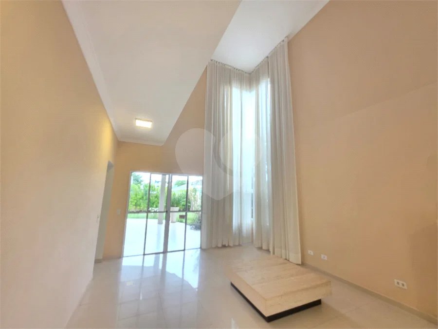 Casa à venda ou para alugar com 3 quartos, sendo 1 suíte,  no condomínio Terras de São Francisco, Vinhedo - SP