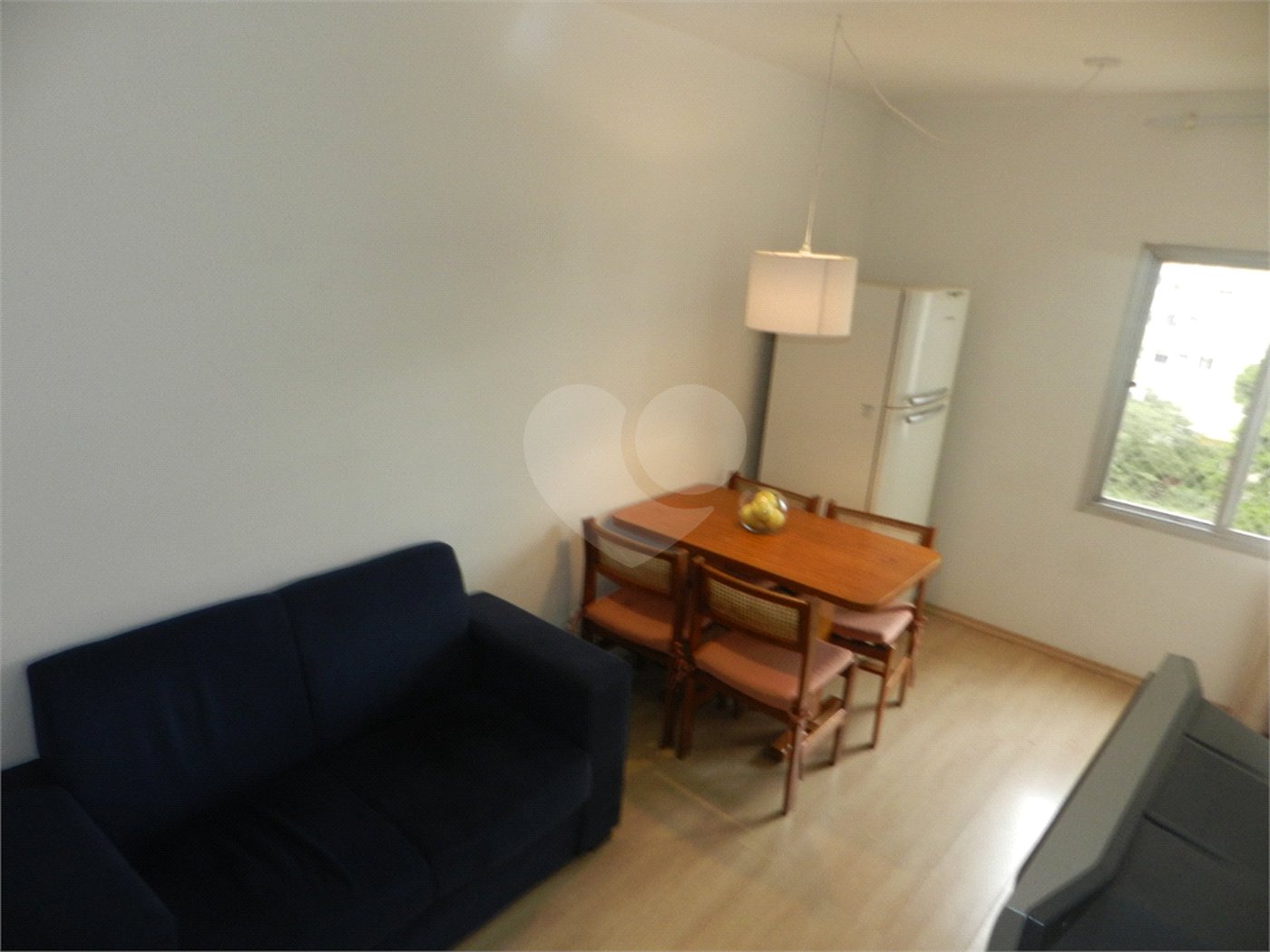 Apartamento mobiliado na Bela Vista de 36m² com 1 vaga de garagem.