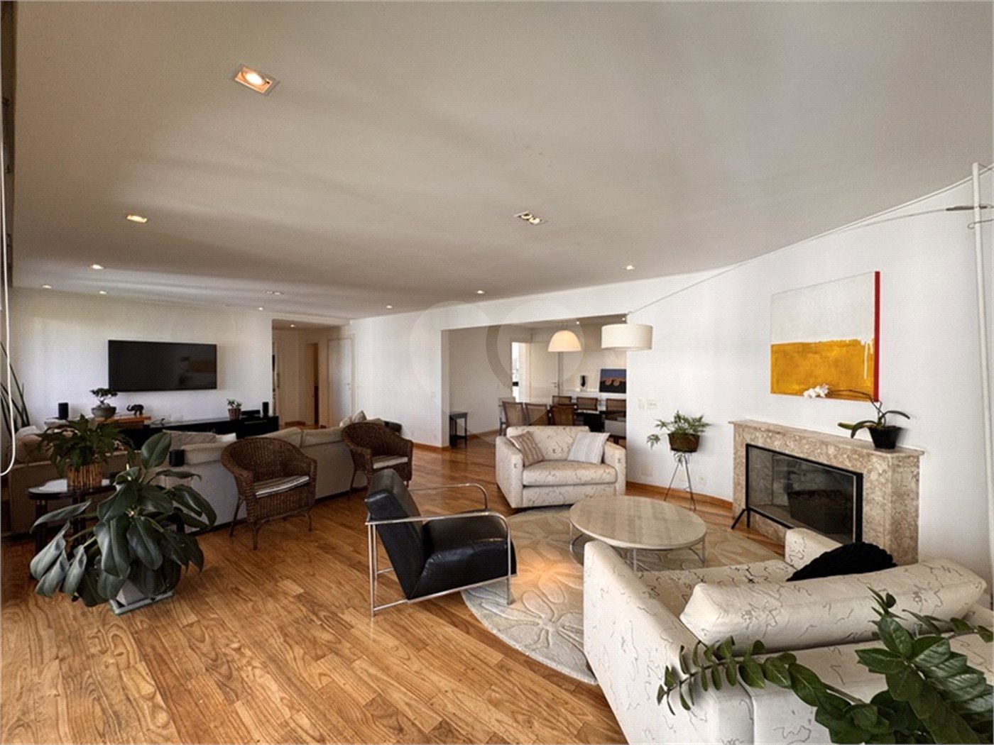 Higienópolis: Apartamento de 350 m2, 4 suítes, 5 vagas.