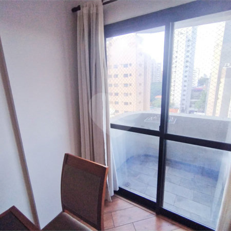 Apartamento mobiliado em Moema, - 1 quarto, sala e cozinha - 1 vaga