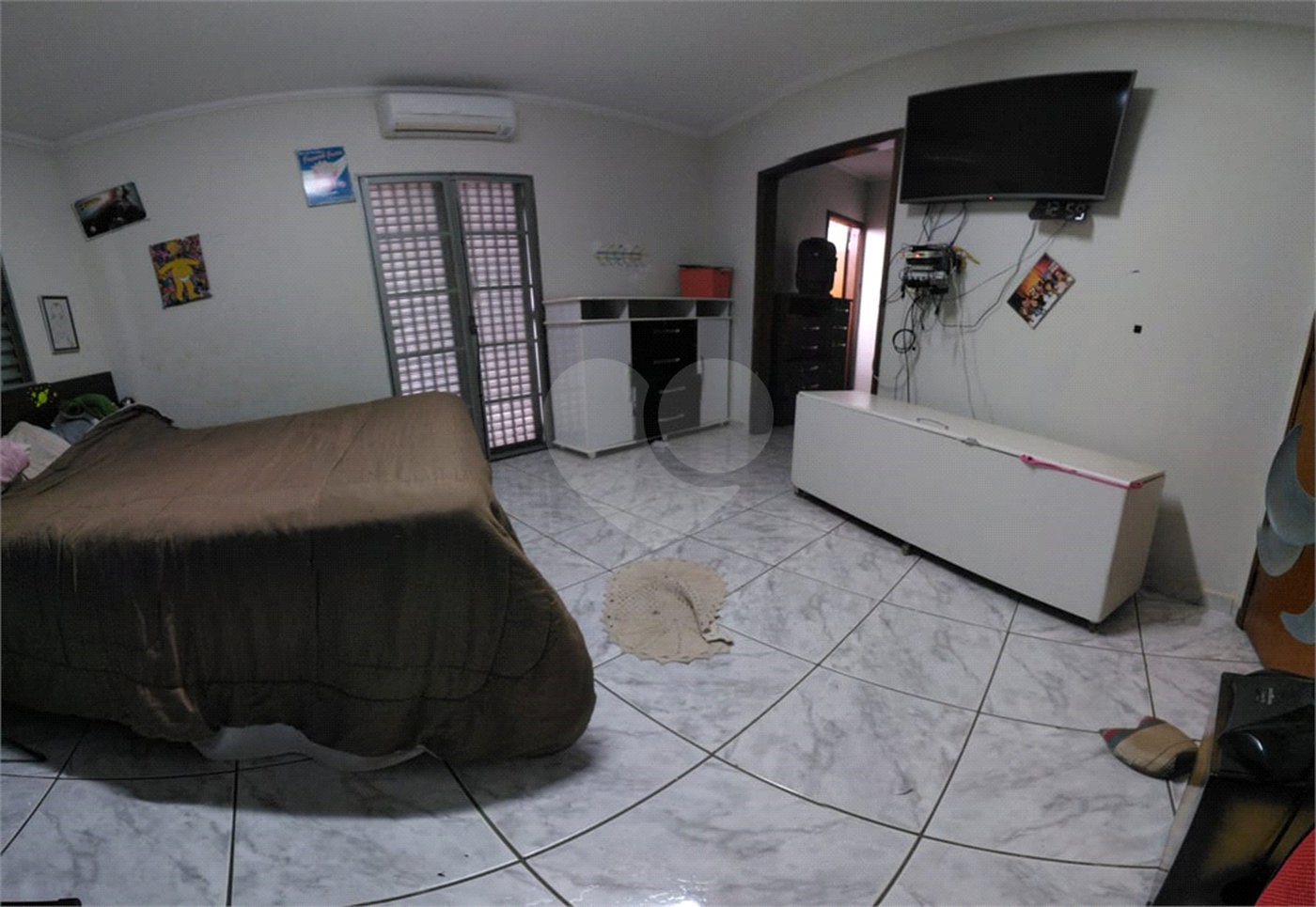 Sobrado com 3 suítes.