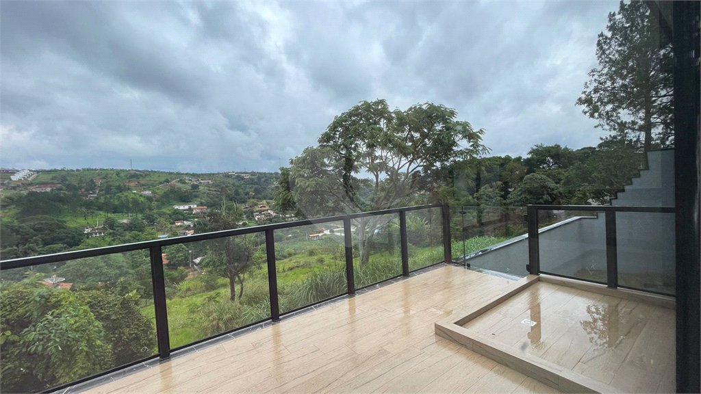 Casa térrea encantadora - Terreno 544m² (17 x 32m), com 198m² no Bairro Estância Brasil - Atibaia