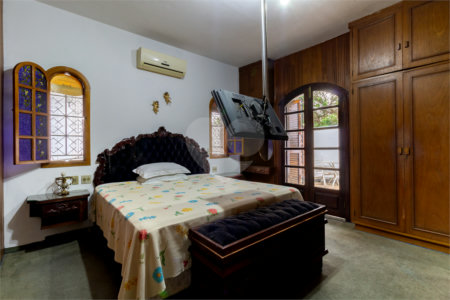 Casa Térrea à venda na Saúde c/285 m2 - Terreno de 392,50 m2 - 3 Quartos/2 Suítes/3 Vagas