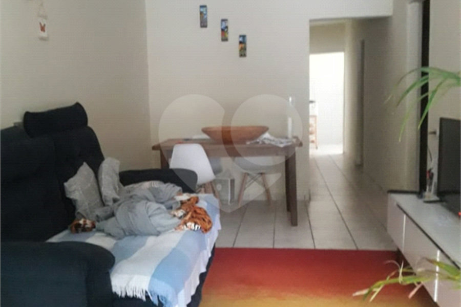 Terreno à venda de 251m² na Chácara Inglesa