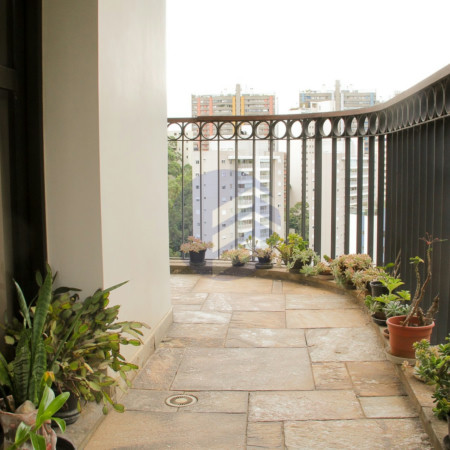 Apartamento à venda com 3 quartos, sendo 3 suítes, em Vila Andrade, São Paulo - SP