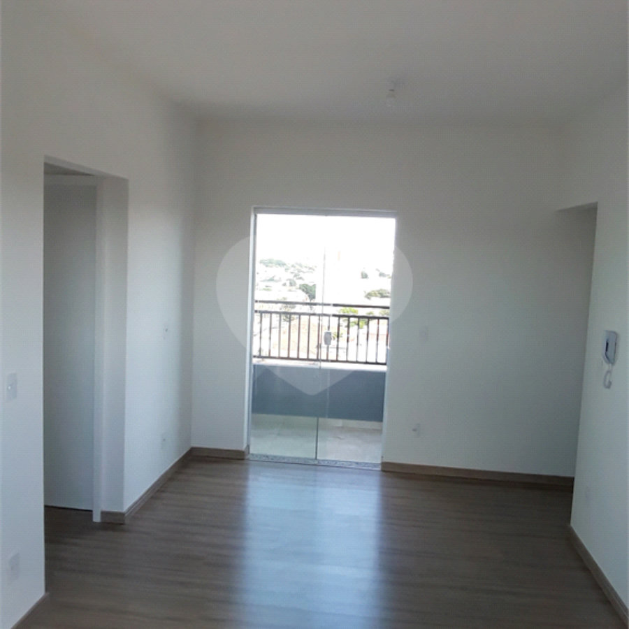 Apartamento com 2 dormitórios.