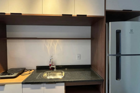 Studio novo e mobiliado para locação 26m² em Pinheiros – próximo ao metrô Faria Lima!