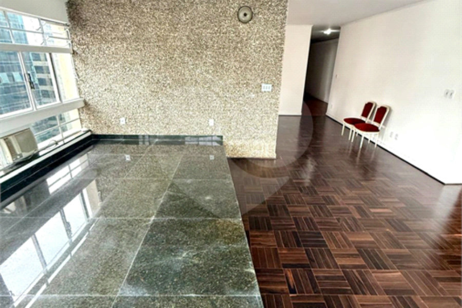 Amplo Apartamento no Paraíso!