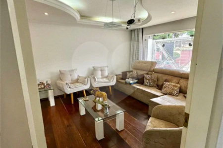 Casa de Alto Padrão à Venda no Parque dos Pássaros – 350 m²