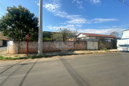 Terreno com 150,00 m² de área .