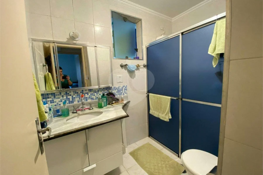 Apartamento de 03 Dormitórios com uma Vaga.