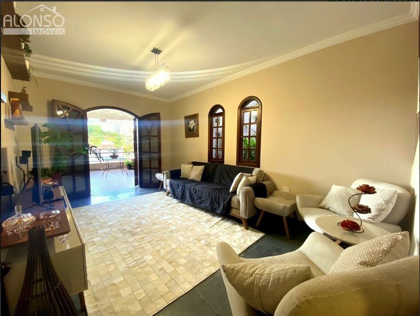Sobrado à venda com 3 quartos, sendo 1 suíte, em Jardim Sarah, São Paulo - SP