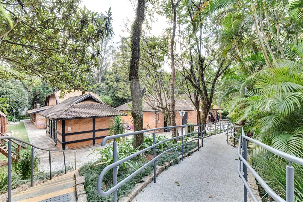 Apartamento à venda com 4 quartos, sendo 1 suíte, em Jardim Marajoara, São Paulo, SP