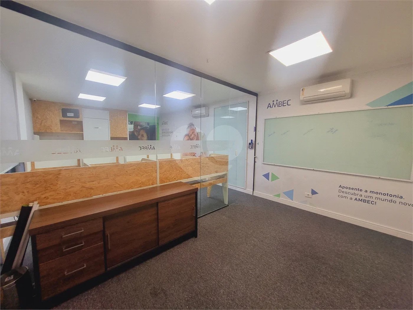 Sala comercial mobiliada para locação na Vila Olímpia