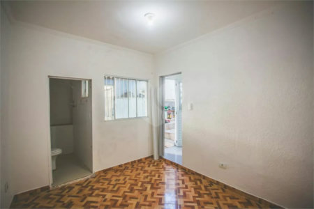 Oportunidade Única para Renda: 5 Casas em 328 m² no Bairro Saúde!