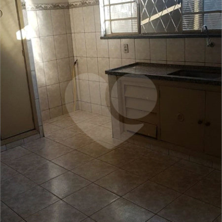 Casa térrea para venda em Araraquara/SP.