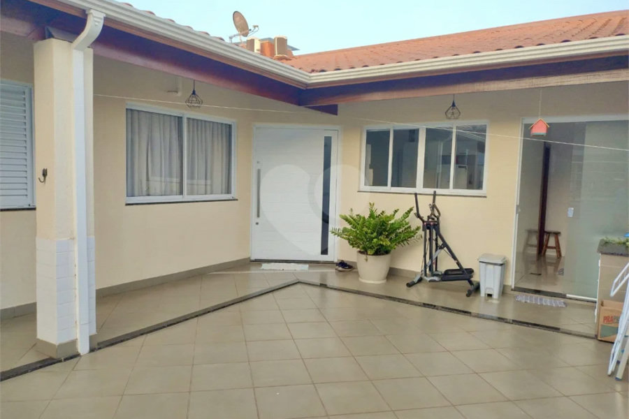 Bela casa térrea com 3 dormitórios no bairro Nova Piracicaba !!