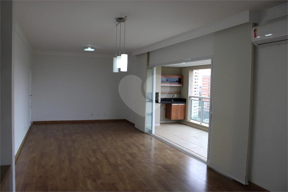 Apartamento de 3 Suítes com Vista Definitiva e Sol da Manhã no Condomínio Club House - Parque do Prado