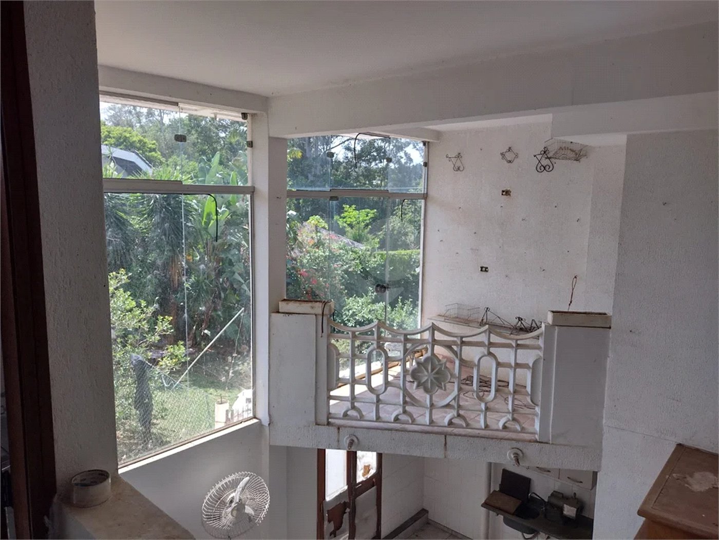 Casa à venda com 7 quartos, sendo 4 suítes, no condomínio Estância Marambaia, Vinhedo - SP