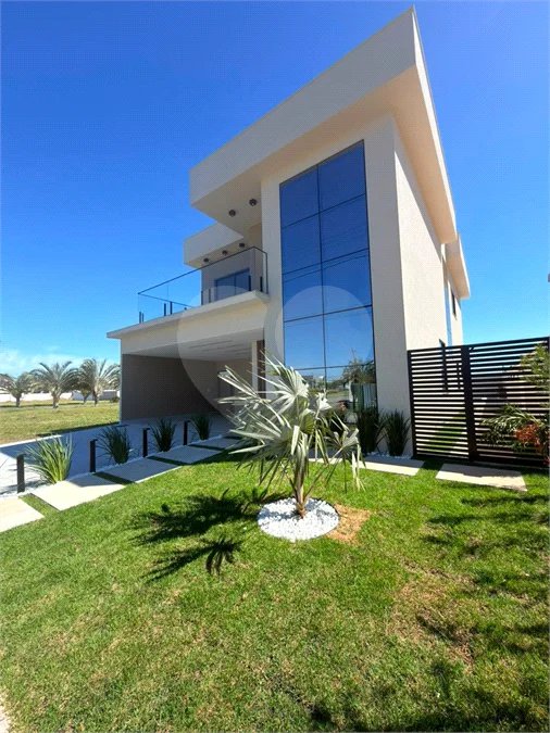 Casa à Venda no Ogiva em Cabo Frio com 4 Quartos em Condomínio Fechado