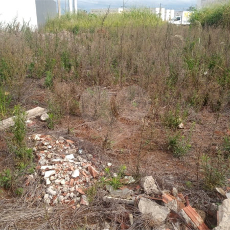 Lote no Jardim do Bosque, aceita financiamento ou aquisição de terreno e construção .