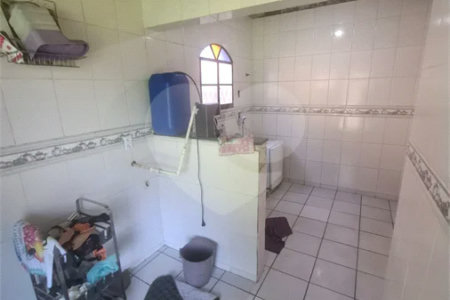 CASA LINEAR PRECISANDO DE REFORMA, 2 QUARTOS COM SUÍTE À VENDA, 121M² DE AREA CONSTRUIDA- CAMPO GRANDE