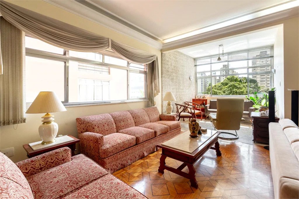 Apartamento a venda no Bela Vista com 3 quartos, 1 suíte, lavabo, 2 vagas, 200 m² de área útil