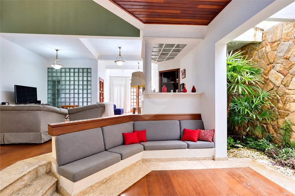 Casa à venda com 3 quartos, sendo 2 suítes,  em Interlagos, São Paulo, SP