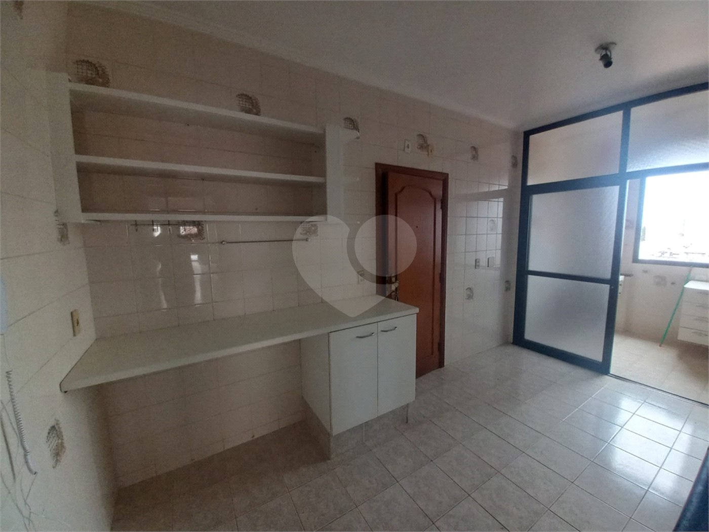 Apartamento para venda ou locação no Ed. Alexandre Previero