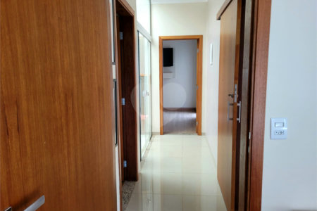 Casa térrea para venda em Araraquara/SP.
