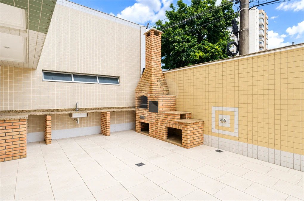 Cobertura duplex no Centro de São Bernardo do Campo, com 3 suítes, hidromassagem, mini spa, área gourmet e 2 vagas de garagem. Aceita permuta por apartamento de menor valor.
