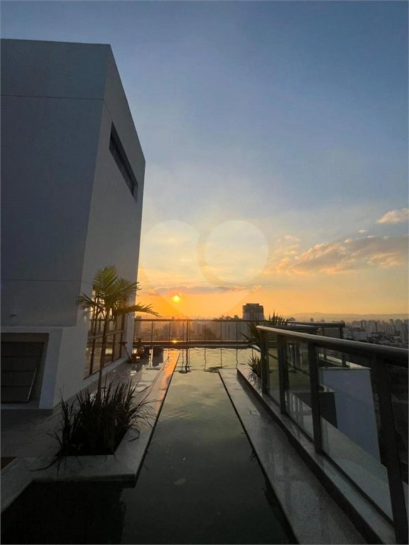 Lindo apartamento em excelente localização no Alto da Mooca, com 83m² com 3 dorms, sendo 1 suite, banheiro,lavabo,varanda gourmet, Aceita e estuda Permuta.