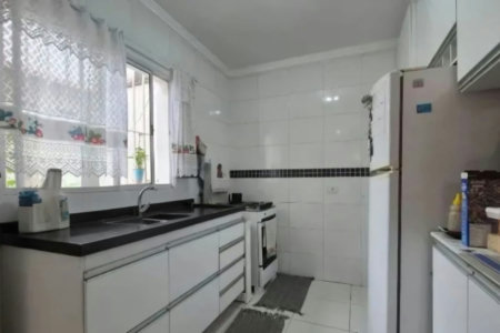 Casa à venda com 2 suítes em Jardim Monte Alegre, São Paulo, SP
