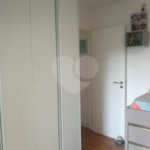 Apartamento 3 dormitórios, região do Campo Belo. Condomínio com laser completo.