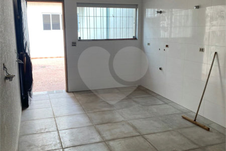 Casa térrea com 280m2, 3 dorms. - Saúde