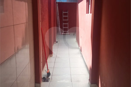 Casa com 60m², 2 dormitórios, 2 vagas, à venda na Vila Fachini