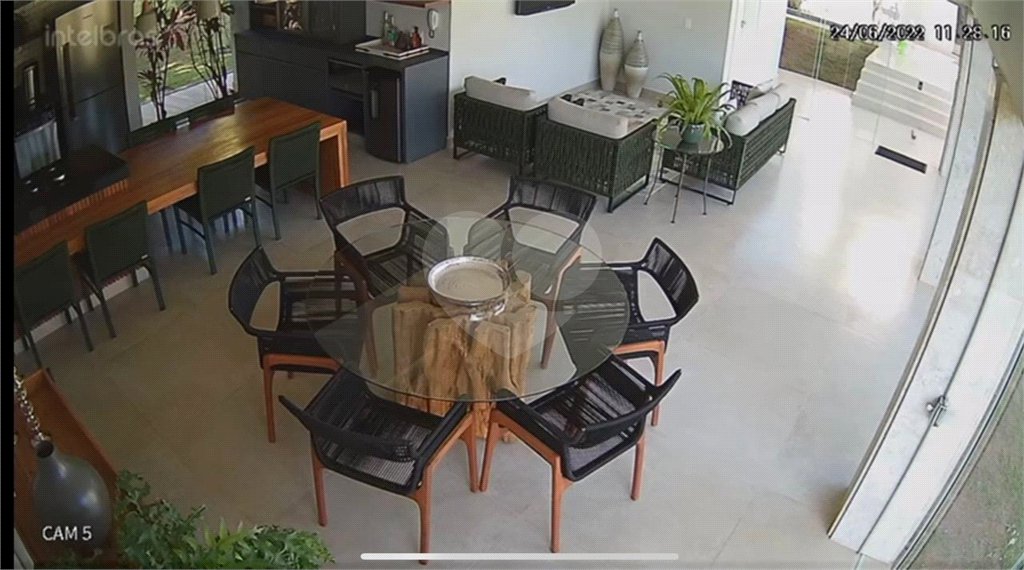 Chácara no Condomínio Vale das Laranjeiras em Indaiatuba SP - Venda - R$ 3,600.000,00 - Locaçao - R$ 30.000,00 mais encargos - Linda, espaçosa, aconchegante, acabamento de alto padrão em rua tranquila e arborizada, em um dos Condomínios mais valorizados de Indaiatuba. Com fácil acesso as principa