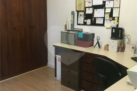 Campo Belo: Elegante Apartamento de 113 m² com Suíte e 2 Vagas em Localização Privilegiada