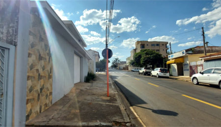 Casa à venda com 5 quartos, sendo 1 suíte,  em Jardim Santa Paula, São Carlos, SP