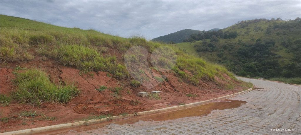 Terrenos de 300 metros em condomínio fechado e prontos para construir na região de Atibaia