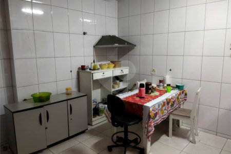 Vende Sobrado com 180m² - Vila Santa Catarina
