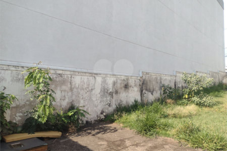 Terreno á venda no Jardim Paraíso