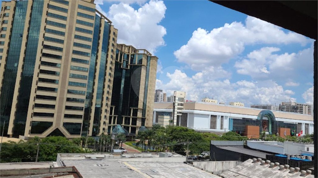Apartamento mobiliado para alugar em Moema, em condomínio-clube