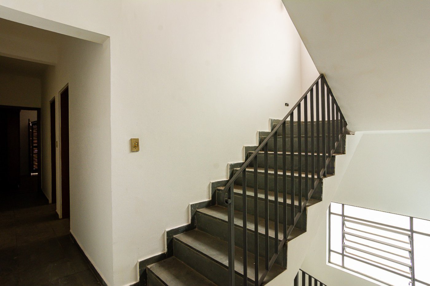 Sobrado à venda 187m² com 5 quartos, sendo 2 suítes, em Conjunto Residencial Butantã próximo à USP