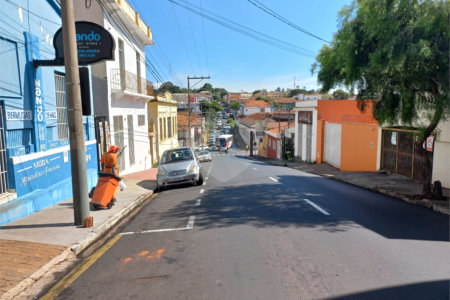 Salão comercial com 206,00 m² .
