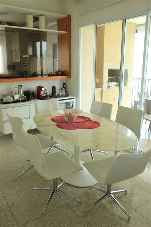 Apartamento na Vila Mariana com 5 dormitórios 04 suítes à venda
