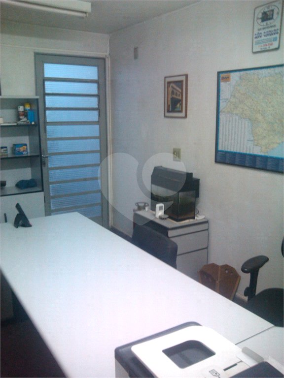Sobrado com salão comercial na Sallum.