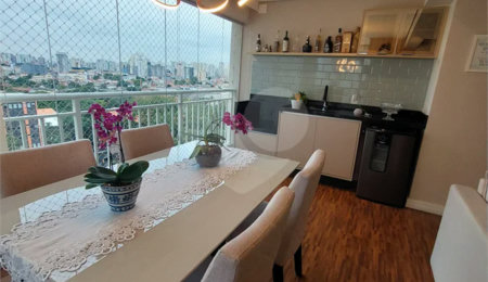Apartamento à venda com 2 suítes em Vila Anastácio, São Paulo, SP