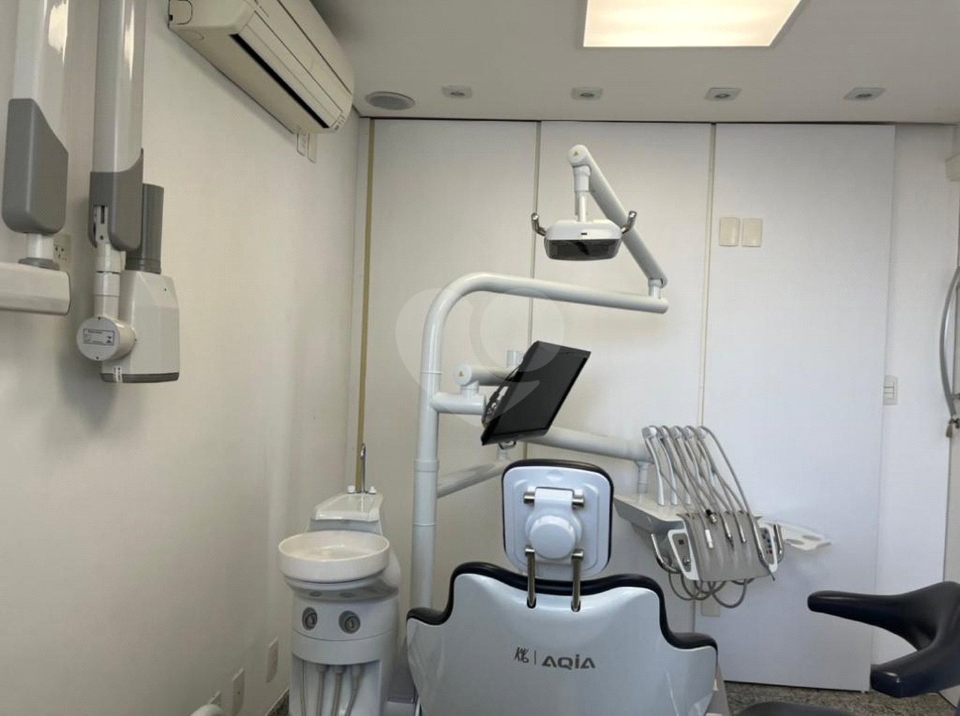 Sala Comercial ideal para clinicas e próximo ao metrô.